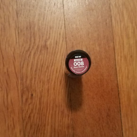 New Revlon RUM RAISIN Super Lustrous Glass Shine Lipstick 008 - Picture 1 of 3